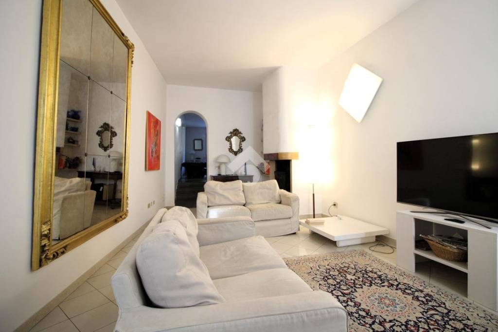 casa indipendente in vendita a Cesena in zona Centro Storico