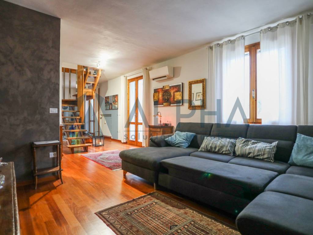 casa indipendente in vendita a Cesena