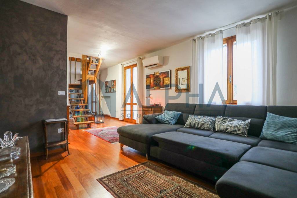 casa indipendente in vendita a Cesena