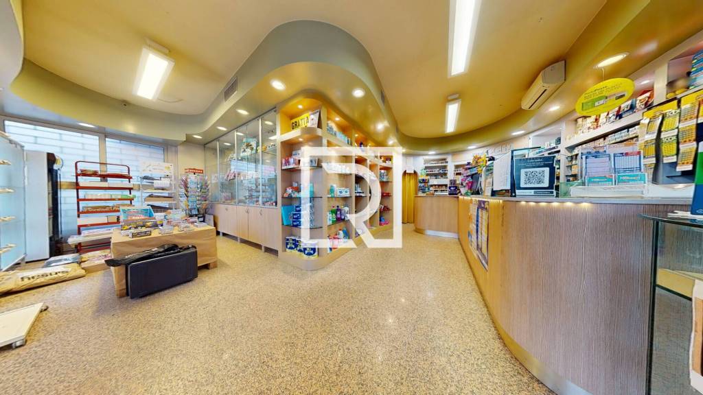 negozio in vendita a Cesena in zona Ponte Pietra