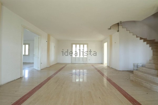 casa indipendente in vendita a Cesena in zona Carpineta