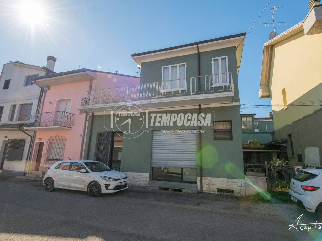 intera palazzina in vendita a Cesena in zona San Rocco