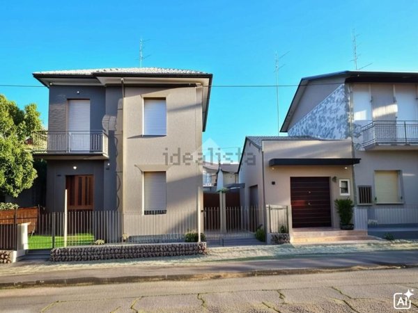 casa semindipendente in vendita a Cesena