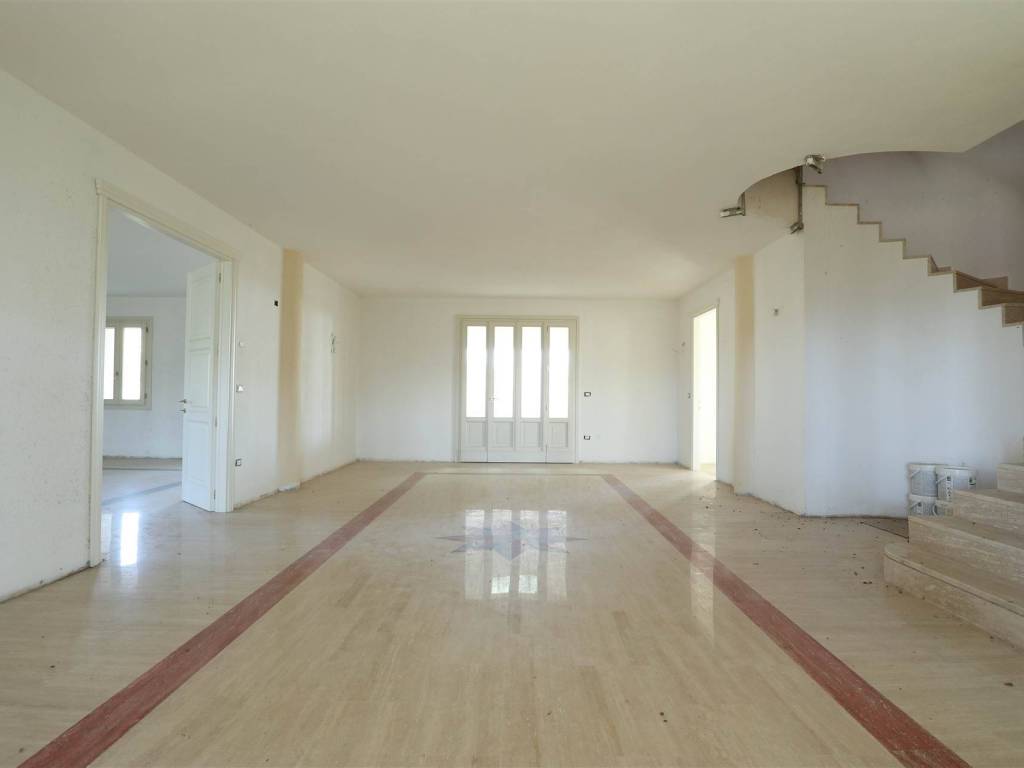 casa indipendente in vendita a Cesena in zona Carpineta