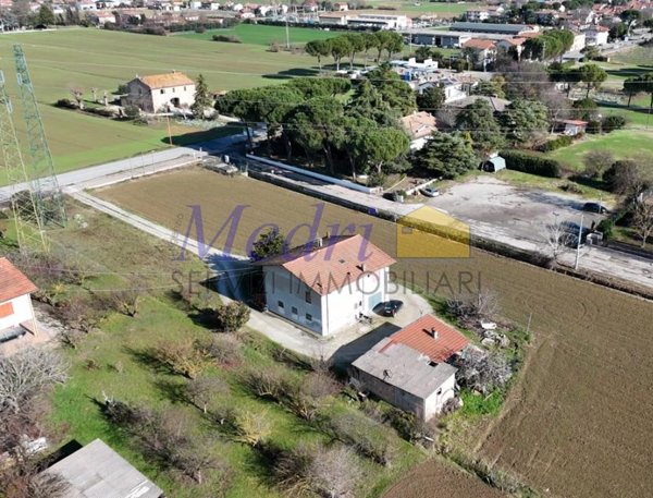casa indipendente in vendita a Cesena in zona Ponte Pietra