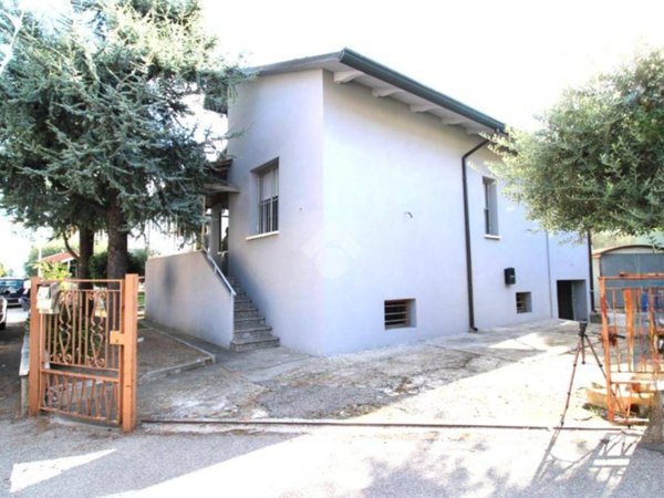 casa indipendente in vendita a Cesena