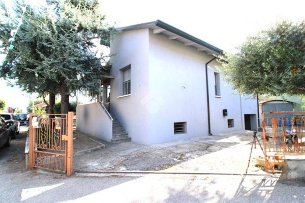 casa indipendente in vendita a Cesena in zona Calabrina