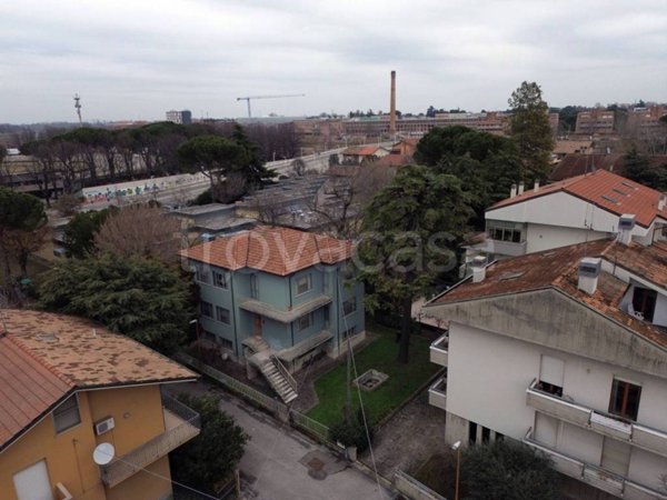 casa indipendente in vendita a Cesena