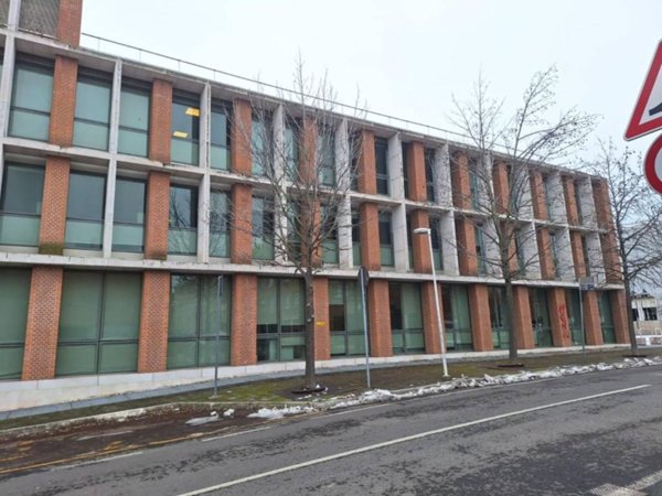 ufficio in vendita a Cesena