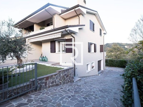 casa indipendente in vendita a Cesena in zona Oltresavio