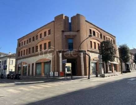 appartamento in vendita a Cesena in zona Centro Storico