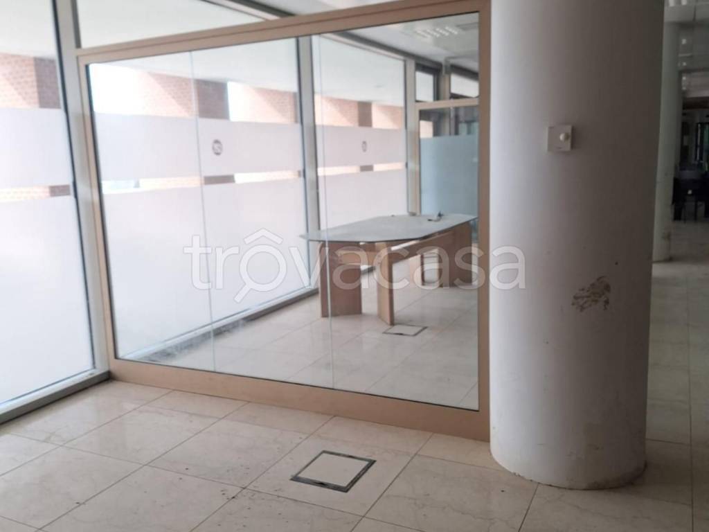 locale commerciale in vendita a Cesena in zona Centro Storico