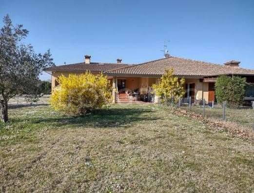 casa indipendente in vendita a Cesena in zona San Cristoforo