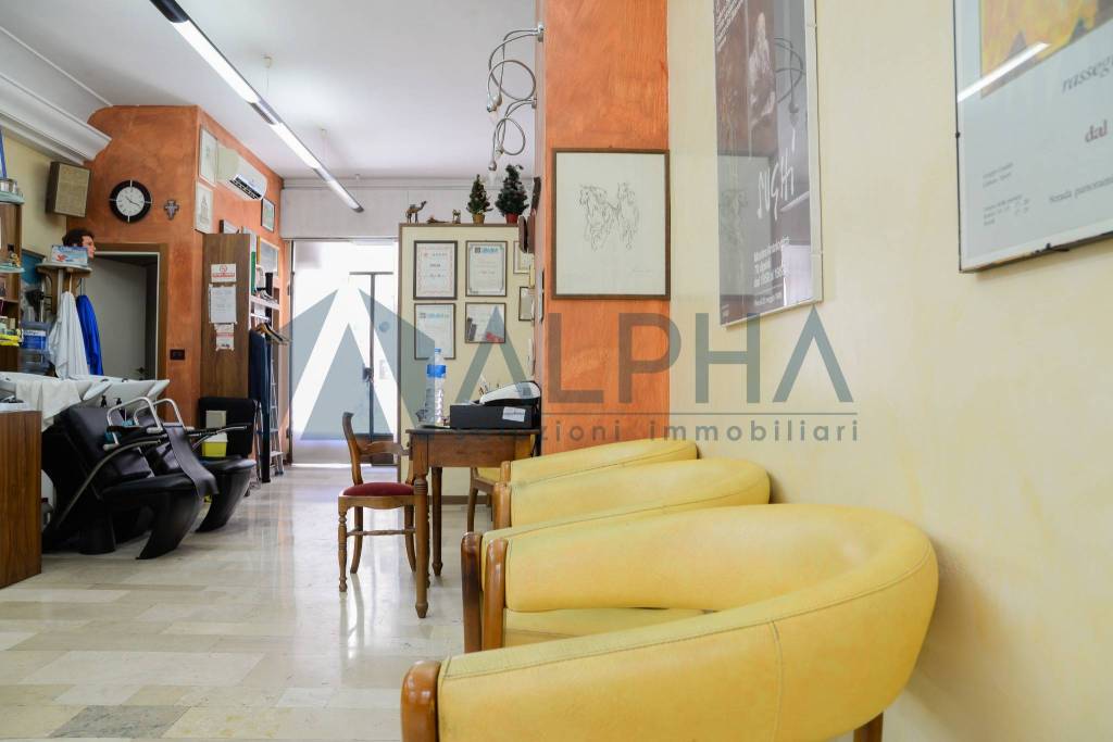 negozio in vendita a Cesena in zona Centro Storico