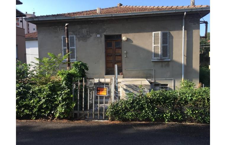 casa indipendente in vendita a Cesena in zona Centro Storico