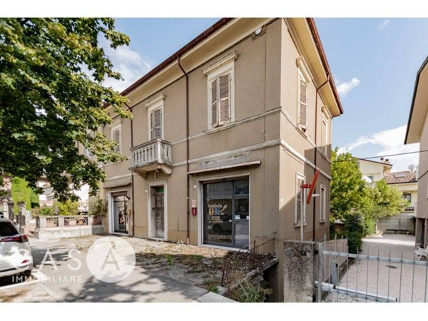 casa indipendente in vendita a Cesena in zona San Rocco