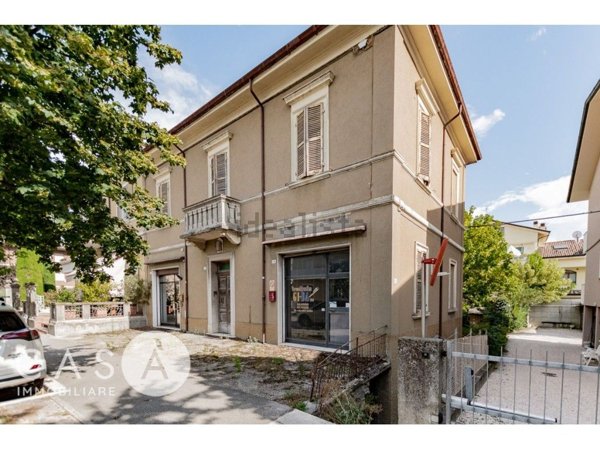 casa indipendente in vendita a Cesena in zona San Rocco