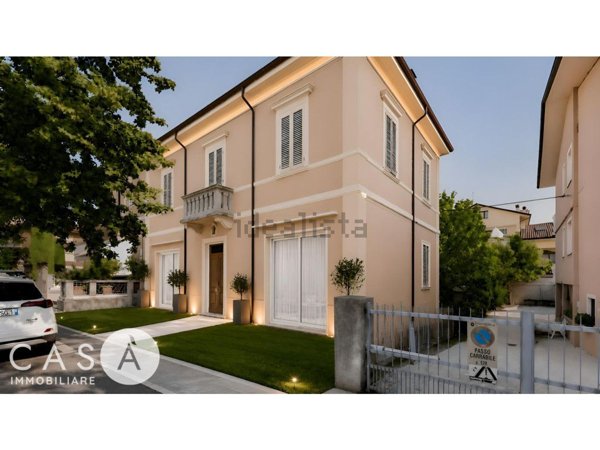 casa indipendente in vendita a Cesena in zona San Rocco