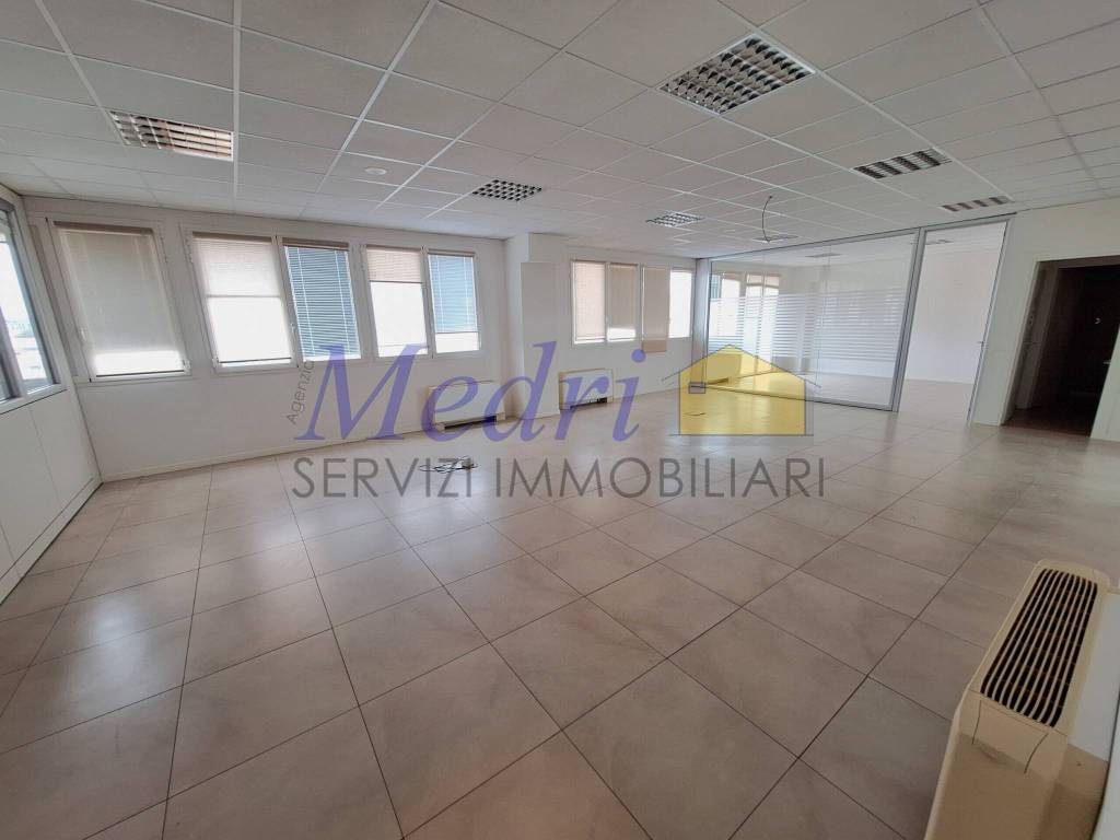 ufficio in vendita a Cesena in zona Calabrina