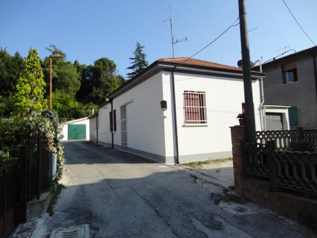 casa indipendente in vendita a Cesena in zona Centro Storico