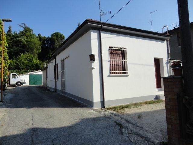 casa indipendente in vendita a Cesena in zona Centro Storico