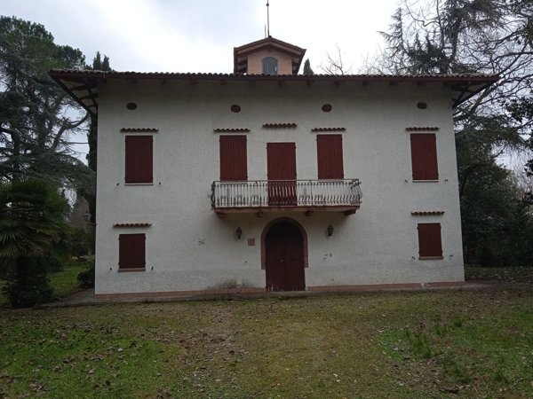 casa indipendente in vendita a Cesena