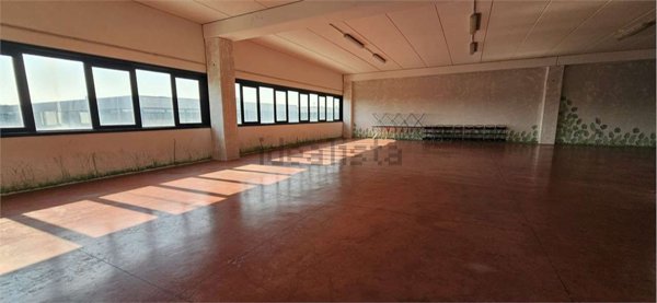 capannone in vendita a Cesena in zona Centro Storico