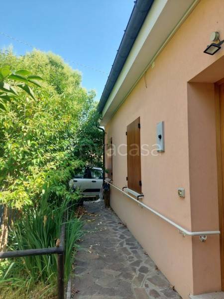 casa indipendente in vendita a Cesena in zona Cesuola