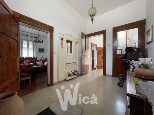 casa indipendente in vendita a Cesena in zona Centro Storico