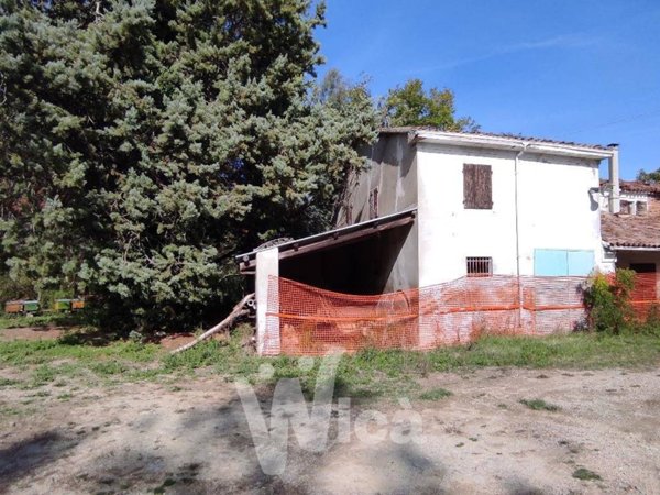 casa indipendente in vendita a Cesena in zona Roversano
