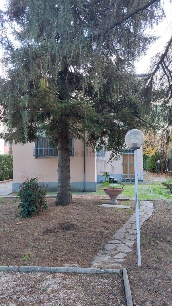 casa indipendente in vendita a Cesena in zona Centro Storico