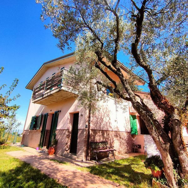 casa indipendente in vendita a Cesena in zona Calisese