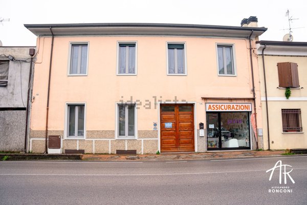 casa indipendente in vendita a Cesena in zona Macerone