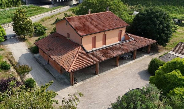 casa indipendente in vendita a Cesena in zona Ruffio