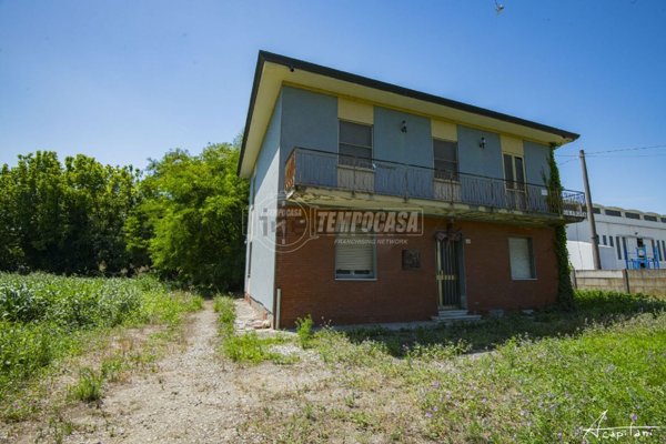 casa indipendente in vendita a Cesena in zona Sant'Egidio