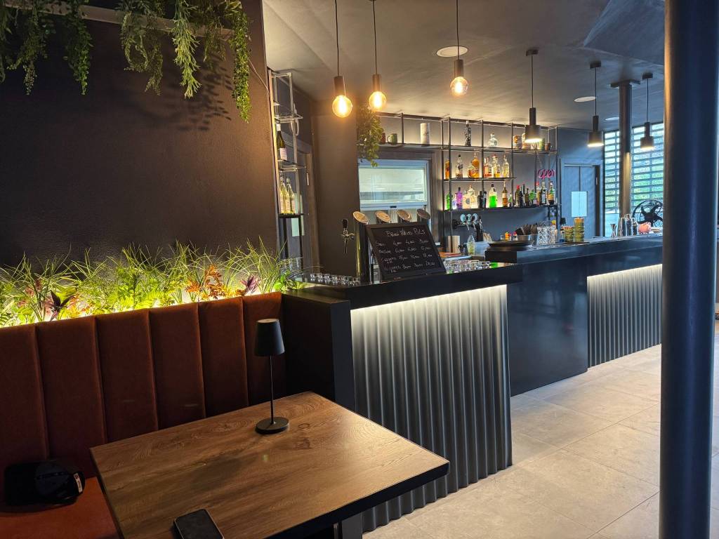 negozio in vendita a Cesena in zona Centro Storico