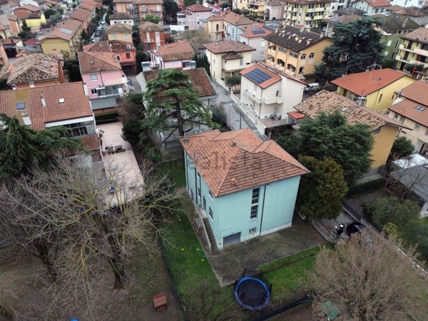 casa indipendente in vendita a Cesena
