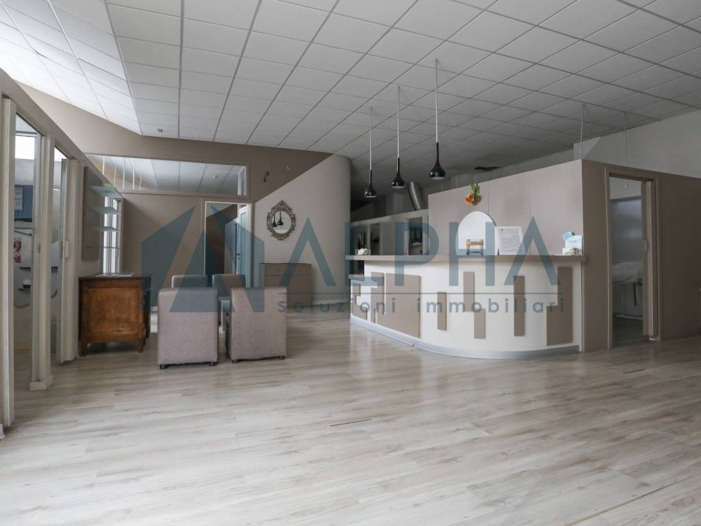 negozio in vendita a Cesena in zona Centro Storico