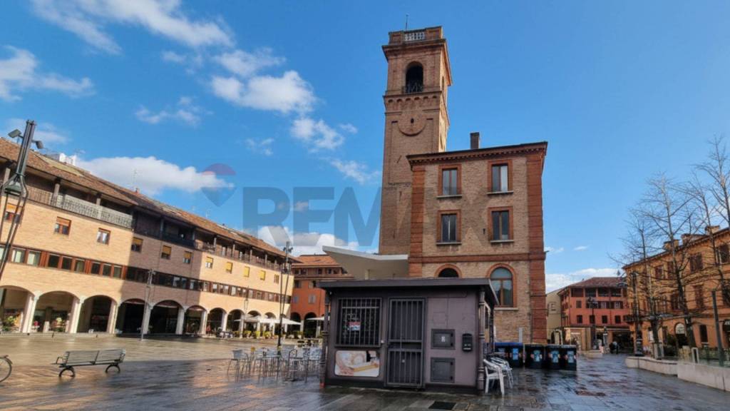 negozio in vendita a Cesena in zona Centro Storico