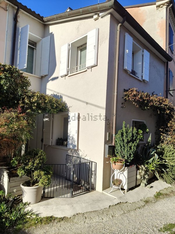 casa indipendente in vendita a Cesena in zona San Carlo
