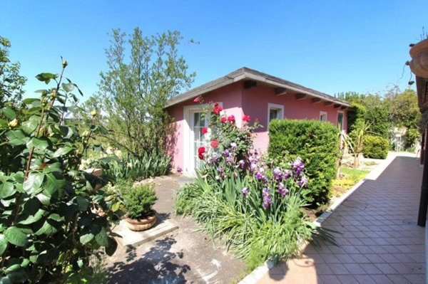 casa indipendente in vendita a Cesena in zona Pioppa