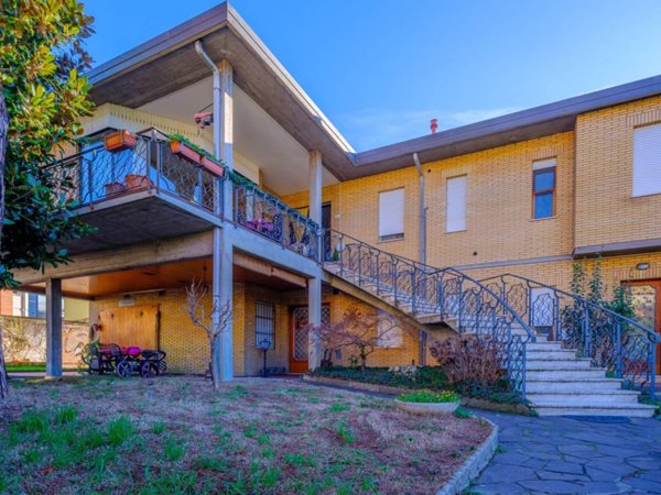 casa indipendente in vendita a Cesena in zona San Rocco