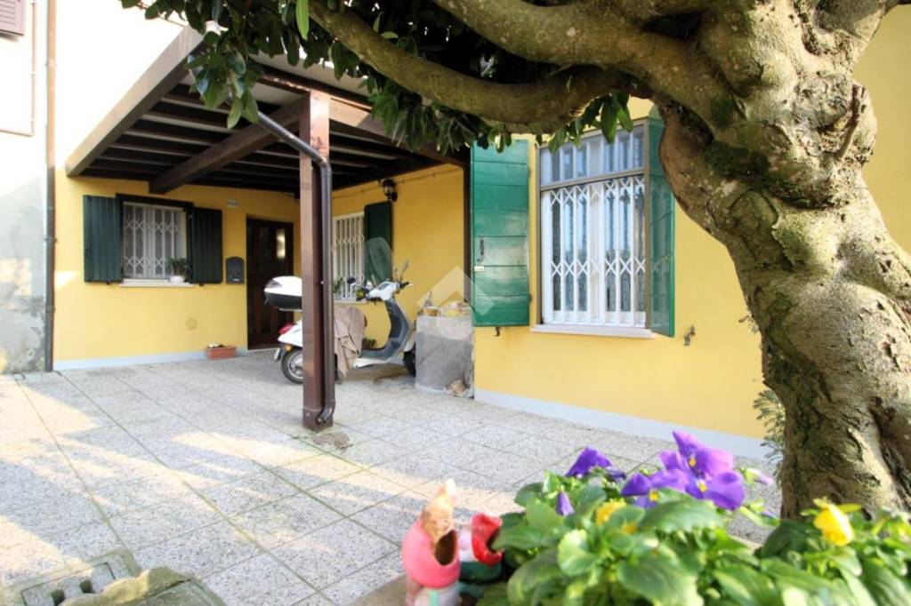 appartamento in vendita a Cesena in zona Tessello