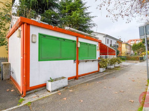 negozio in vendita a Cesena