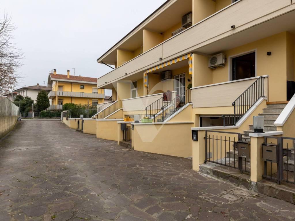 casa indipendente in vendita a Cesena in zona Diegaro/Capocolle