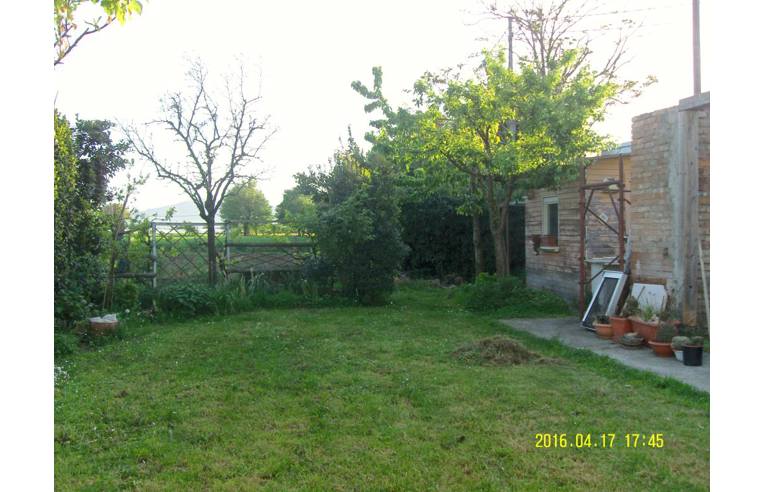casa indipendente in vendita a Cesena in zona Provezza
