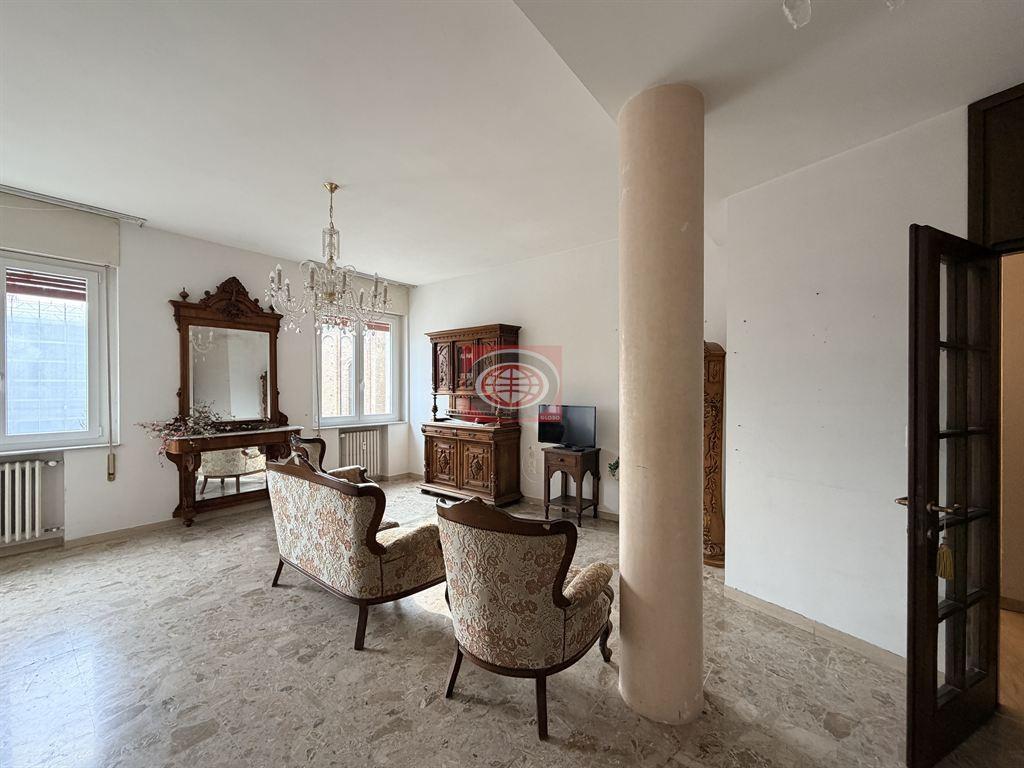 appartamento in vendita a Cesena in zona Centro Storico