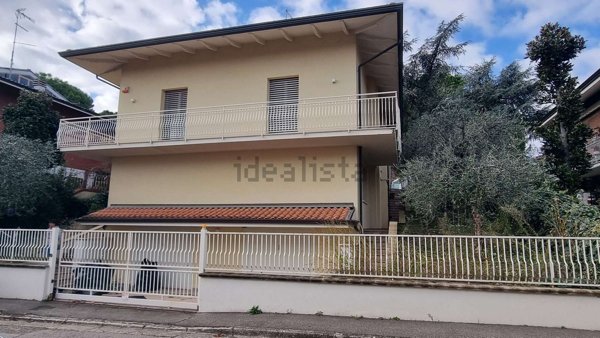 casa indipendente in vendita a Cesena