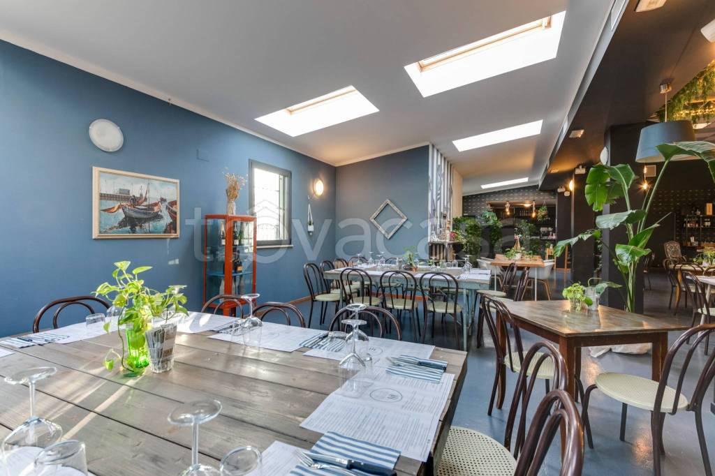 negozio in vendita a Cesena in zona Montereale