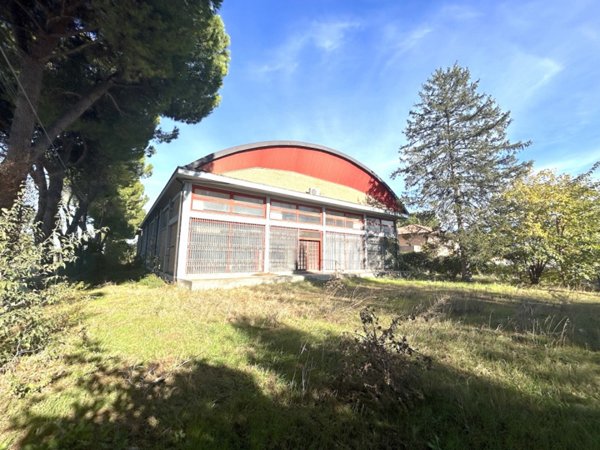 negozio in vendita a Cesena in zona Ponte Pietra